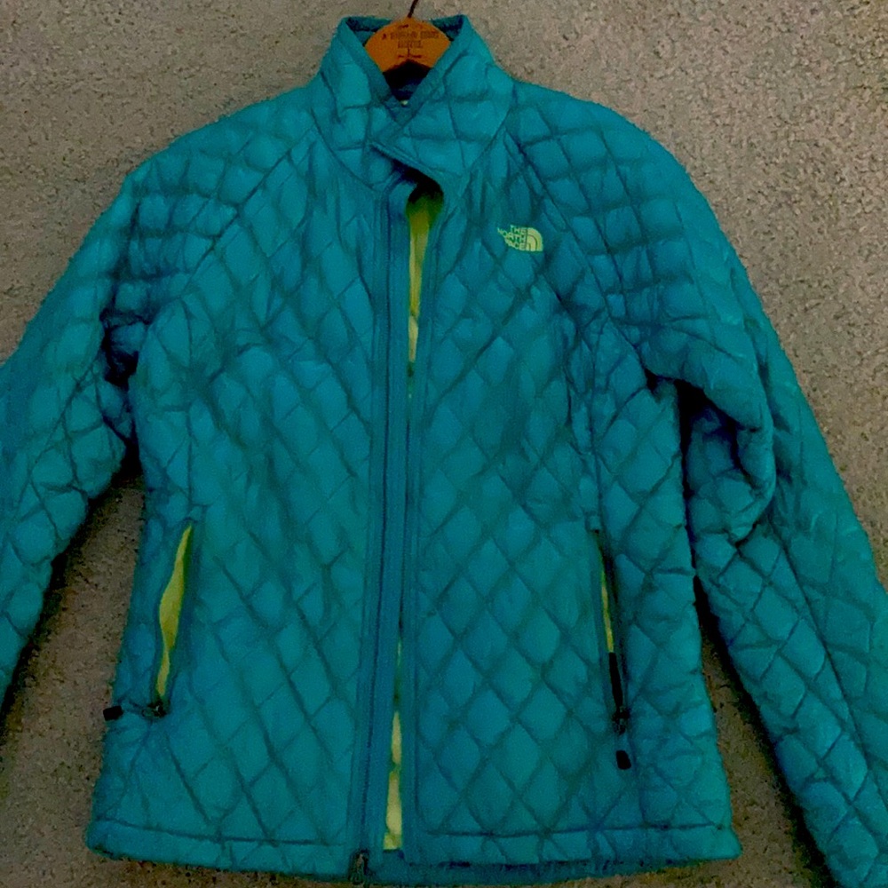 North face puffy jacket